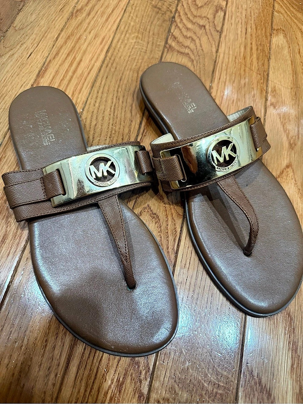 Michael Kors MK Plate Flat Thong Sandal Brown Gold-Tone Logo